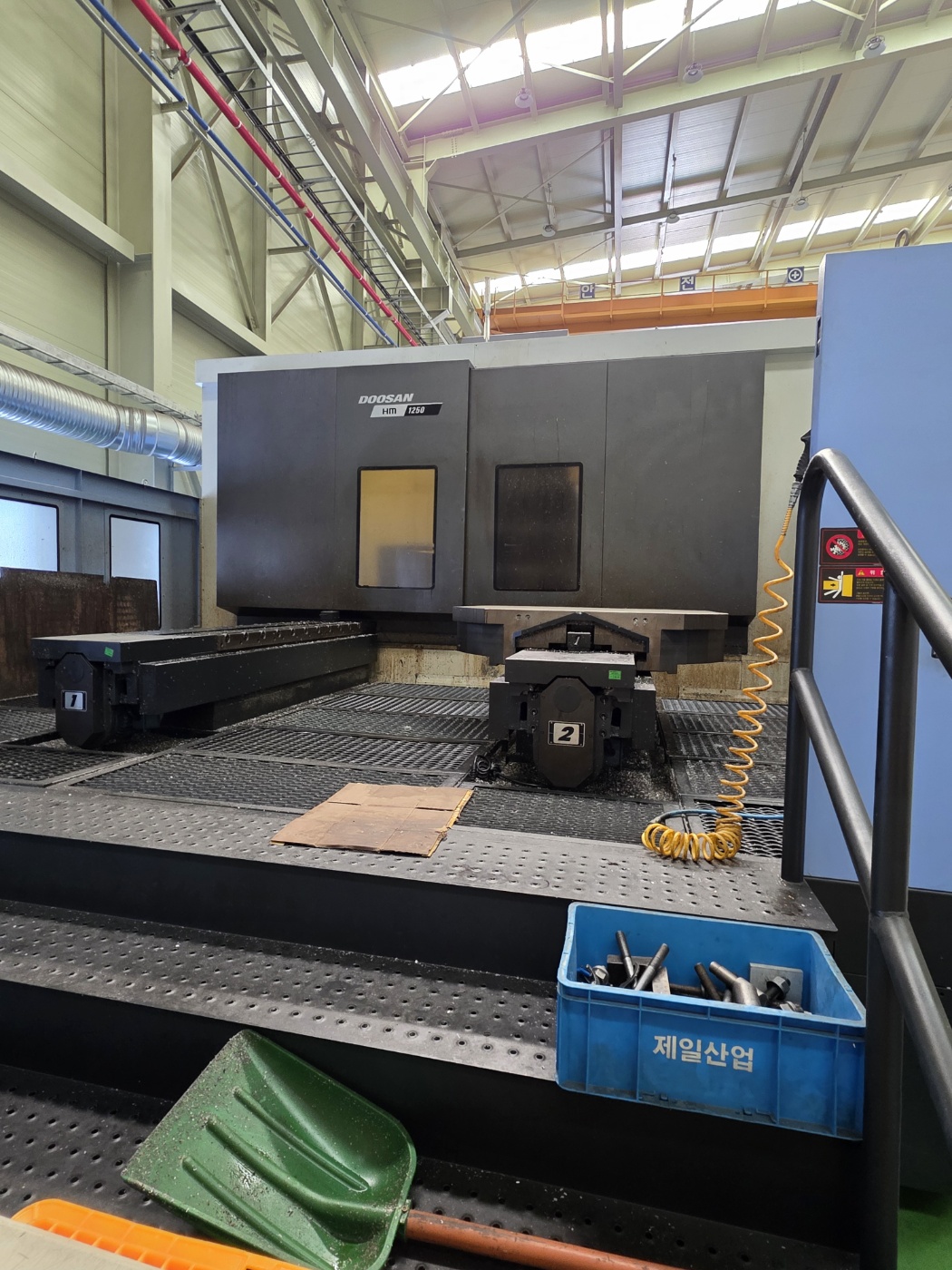 두산  호리젠탈 머시닝센터  HM-1250 (2018년 10월)