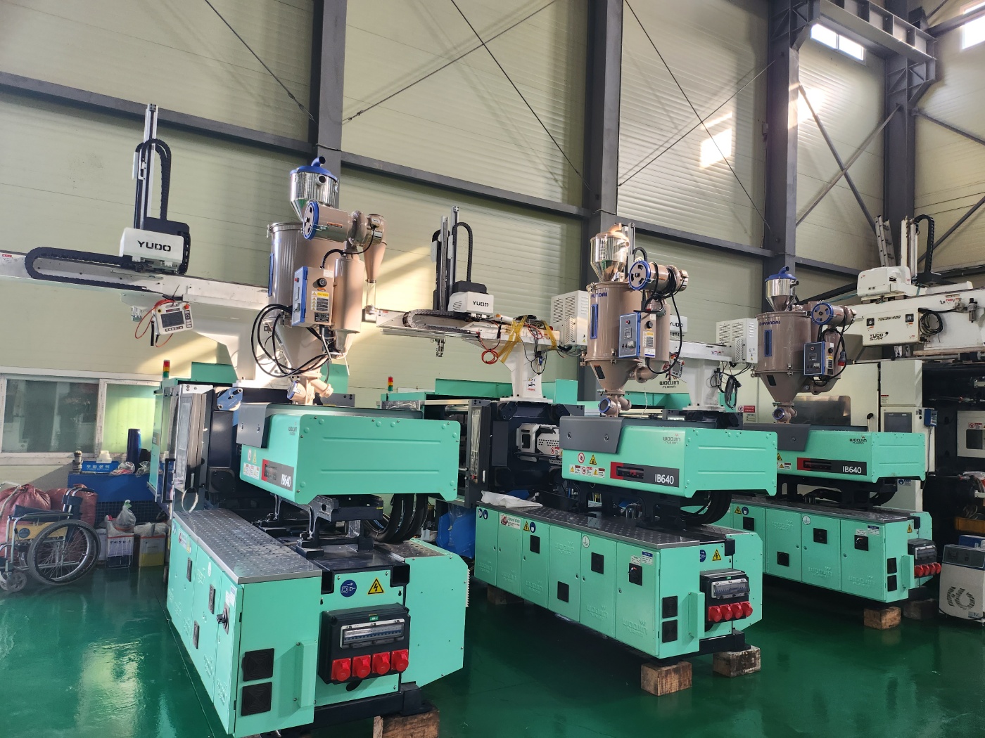 우진사출기 TB-200G5 200톤 하이브리드타입 (2022년 3월)-동일사양 5식