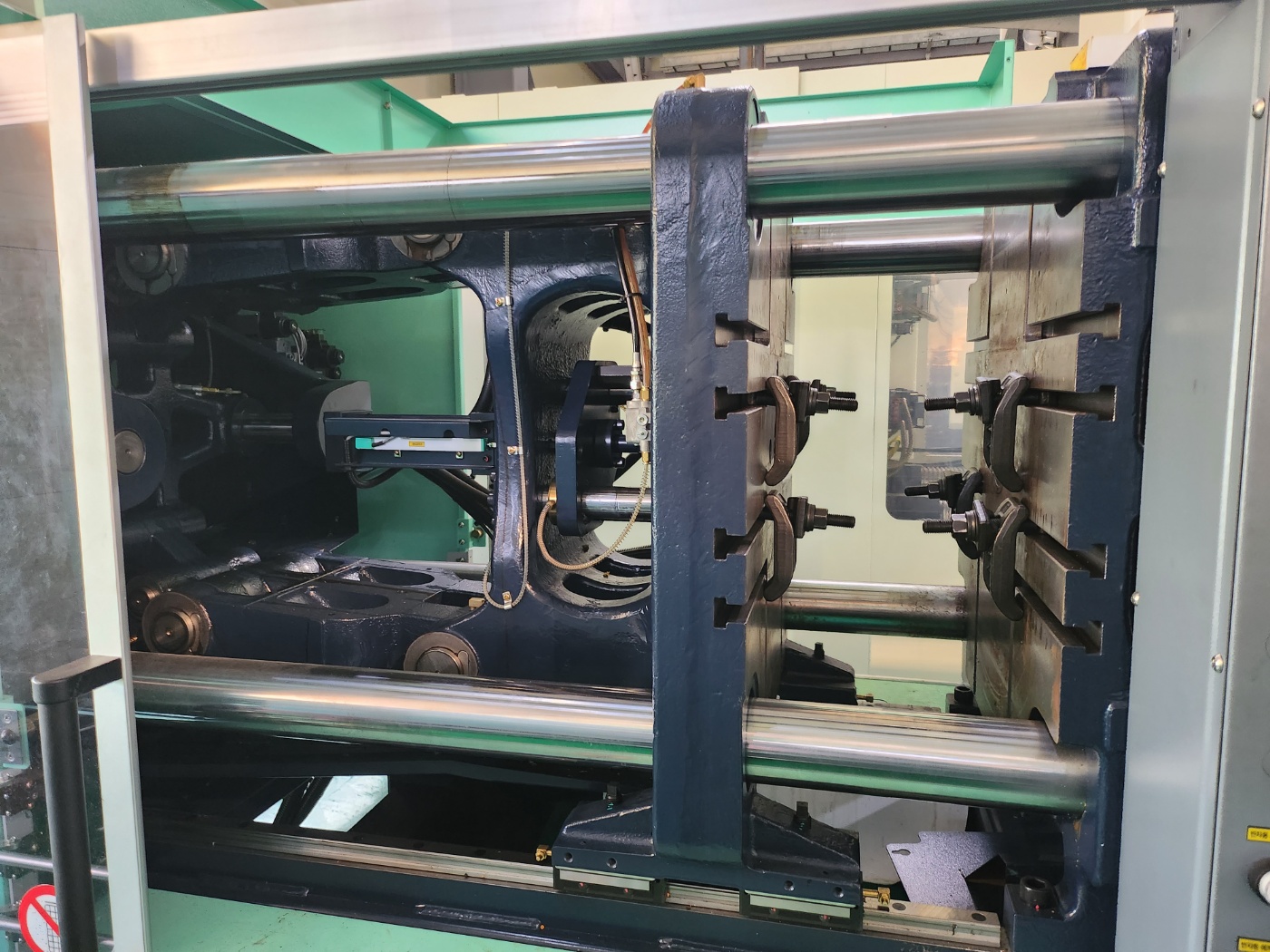 우진사출기 TB-200G5 200톤 하이브리드타입 (2022년 3월)-동일사양 5식