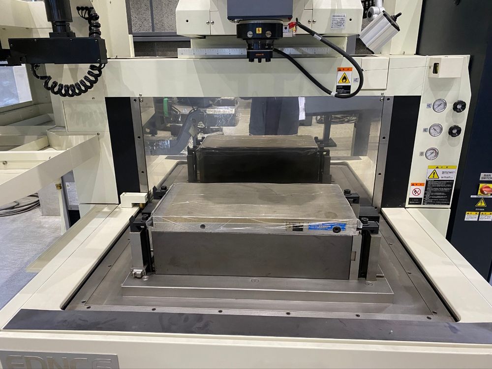 마키노 방전기 EDNC6, 마끼노 방전기 EDNC6, 마키노방전가공기EDNC6, 마끼노방전가공기EDNC6, 마키노 EDNC6
