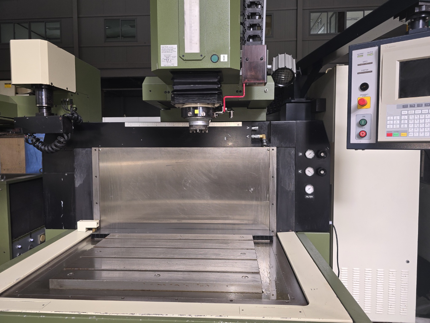 마키노 방전기 EDNC65, 마끼노 방전기 EDNC65, 마키노방전가공기EDNC65, 마끼노방전가공기EDNC65, 마키노 EDNC65