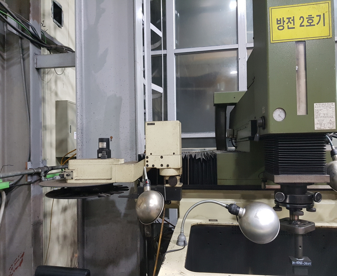 마키노 방전기 EDNC64, 마끼노 방전기 EDNC64, 마키노방전가공기EDNC64,마끼노방전가공기EDNC64, 마키노 EDNC64