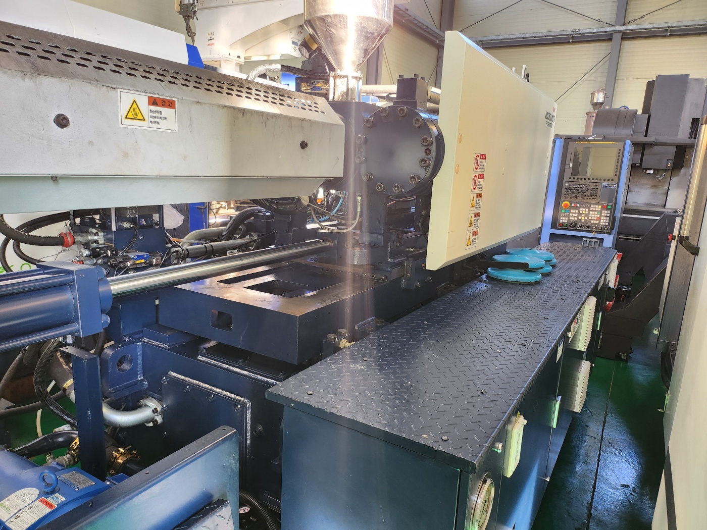 우진사출기 550톤 DL550S 하이브리드 타입 (2018년 8월)