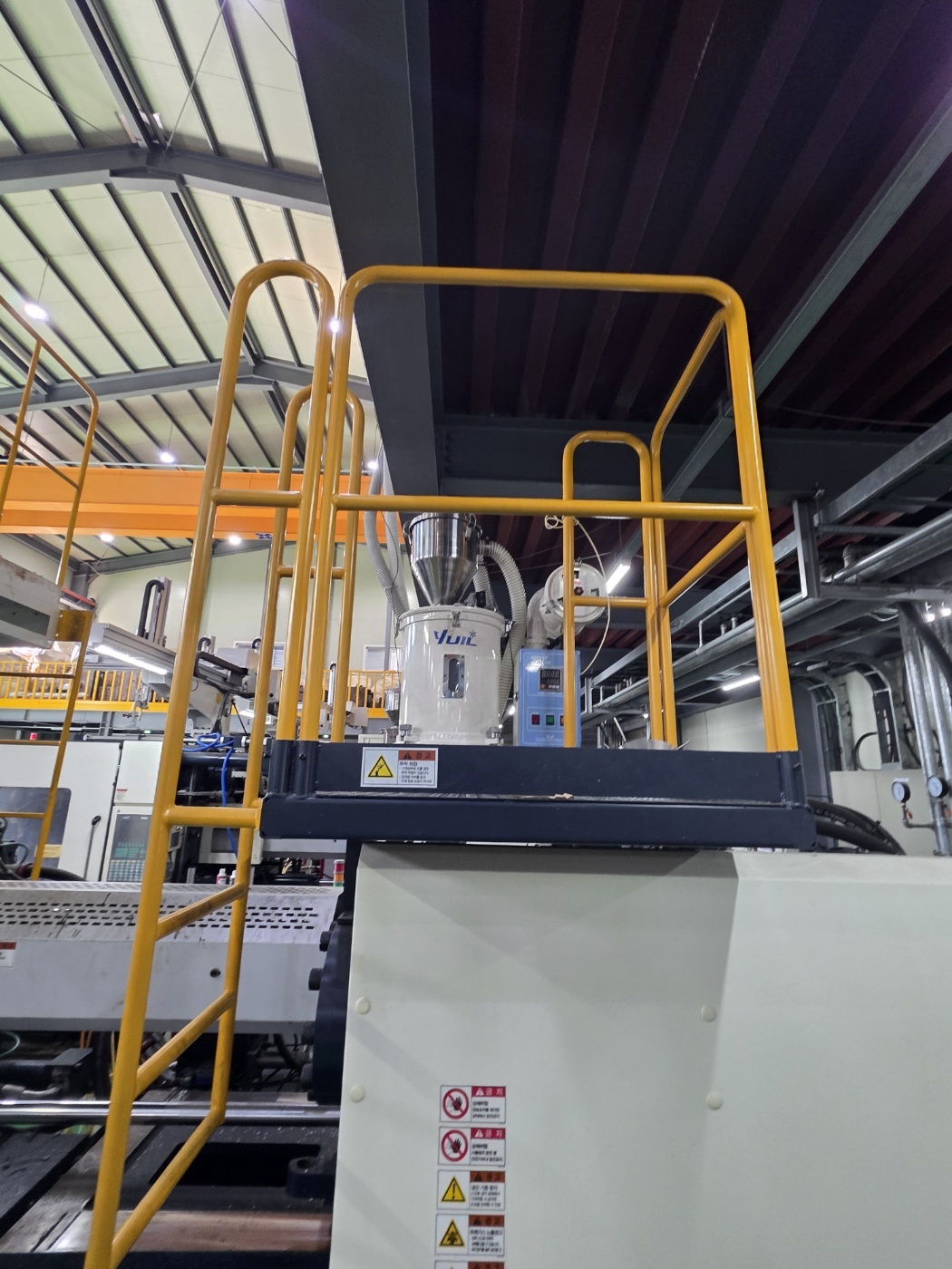 우진사출기 850톤 DL850S 하이브리드 타입 (2021년 5월)  현장판매합니다.