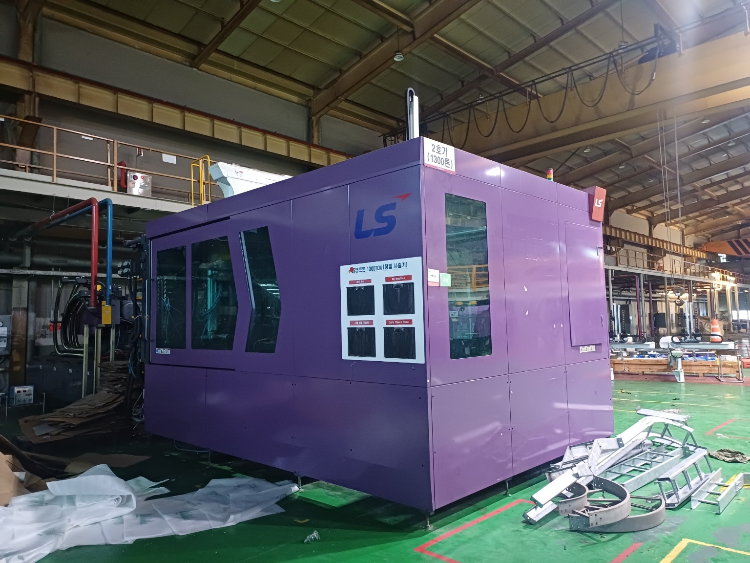 LS엠트론 하이브리드사출기 1300톤 WIZ-1300X (2020년 11월)