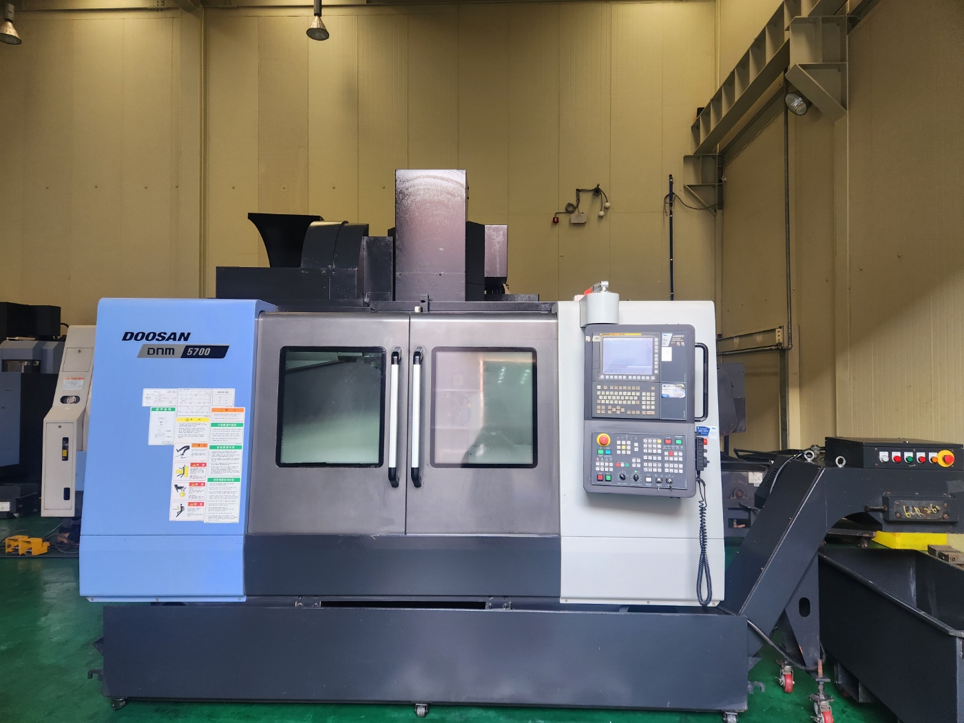 두산 머시닝센터 DNM5700 12000RPM (2019년 8월)