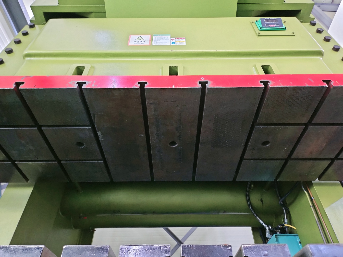 J&H(한얼) C형더블프레스 300톤-다이쿠션 有 (2018년 7월)