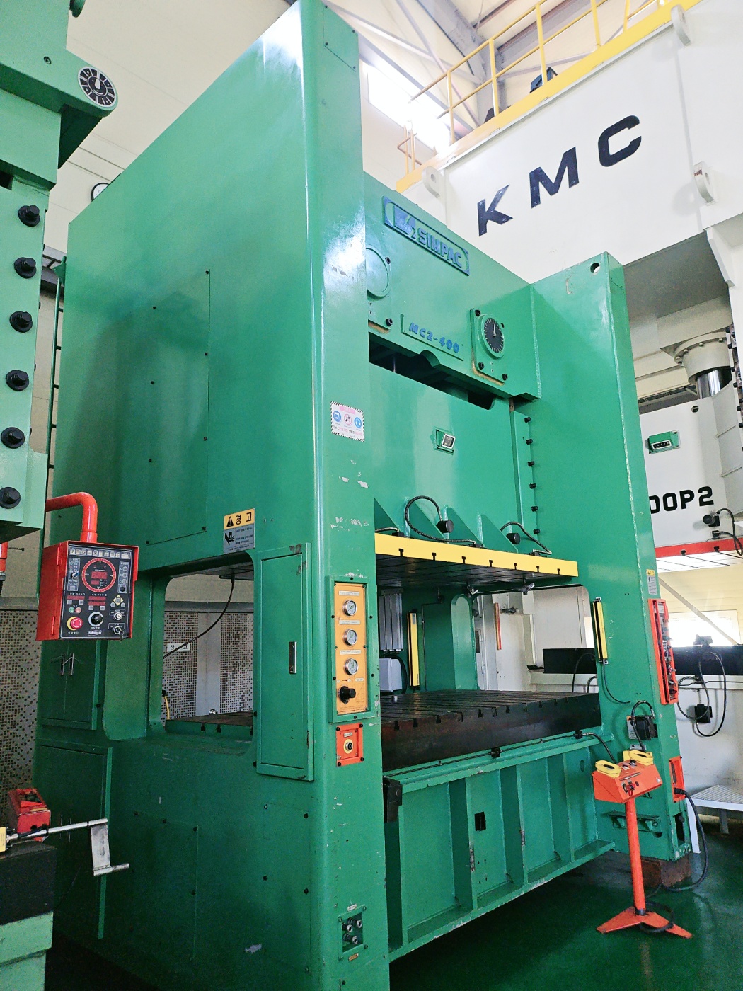 심팩 세미더블프레스 400톤 MC2-400 (2006년 9월)