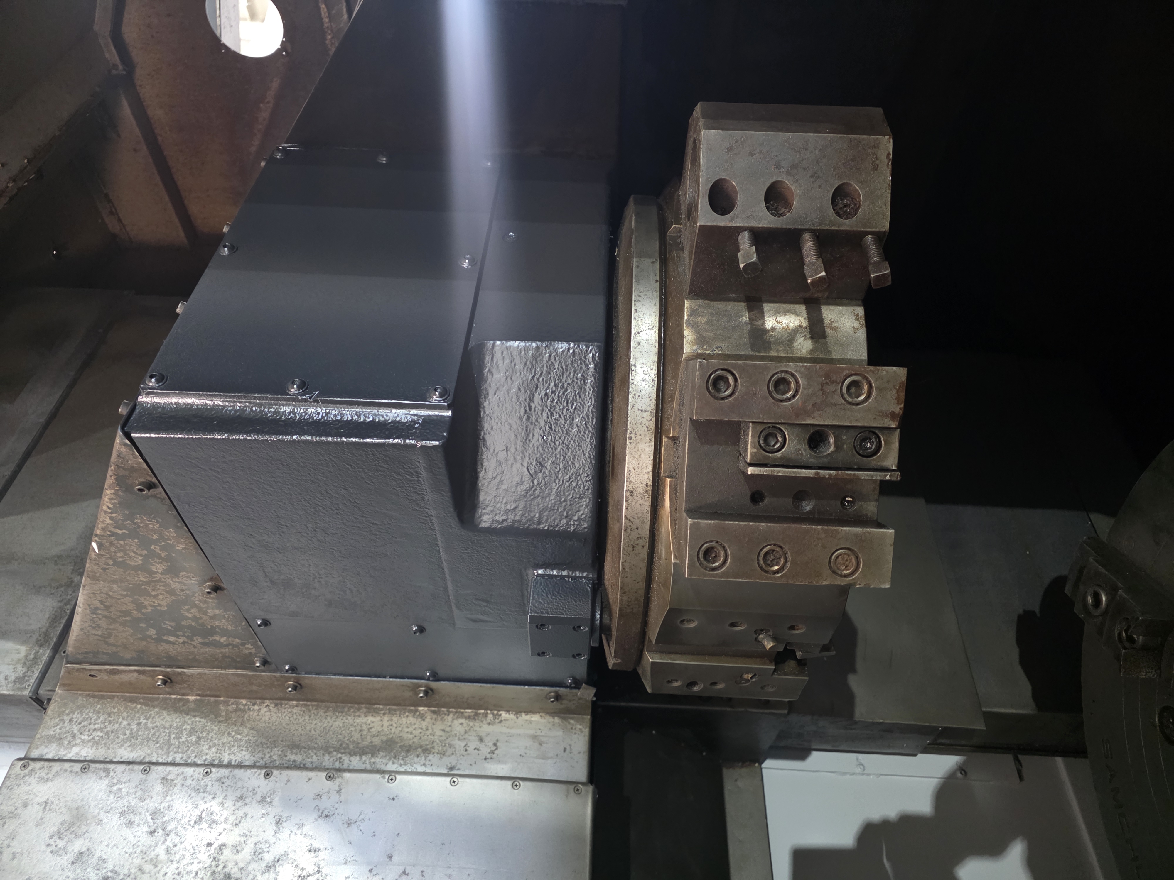 두산15인치 CNC수직선반 PUMA V-550 (2010년식)