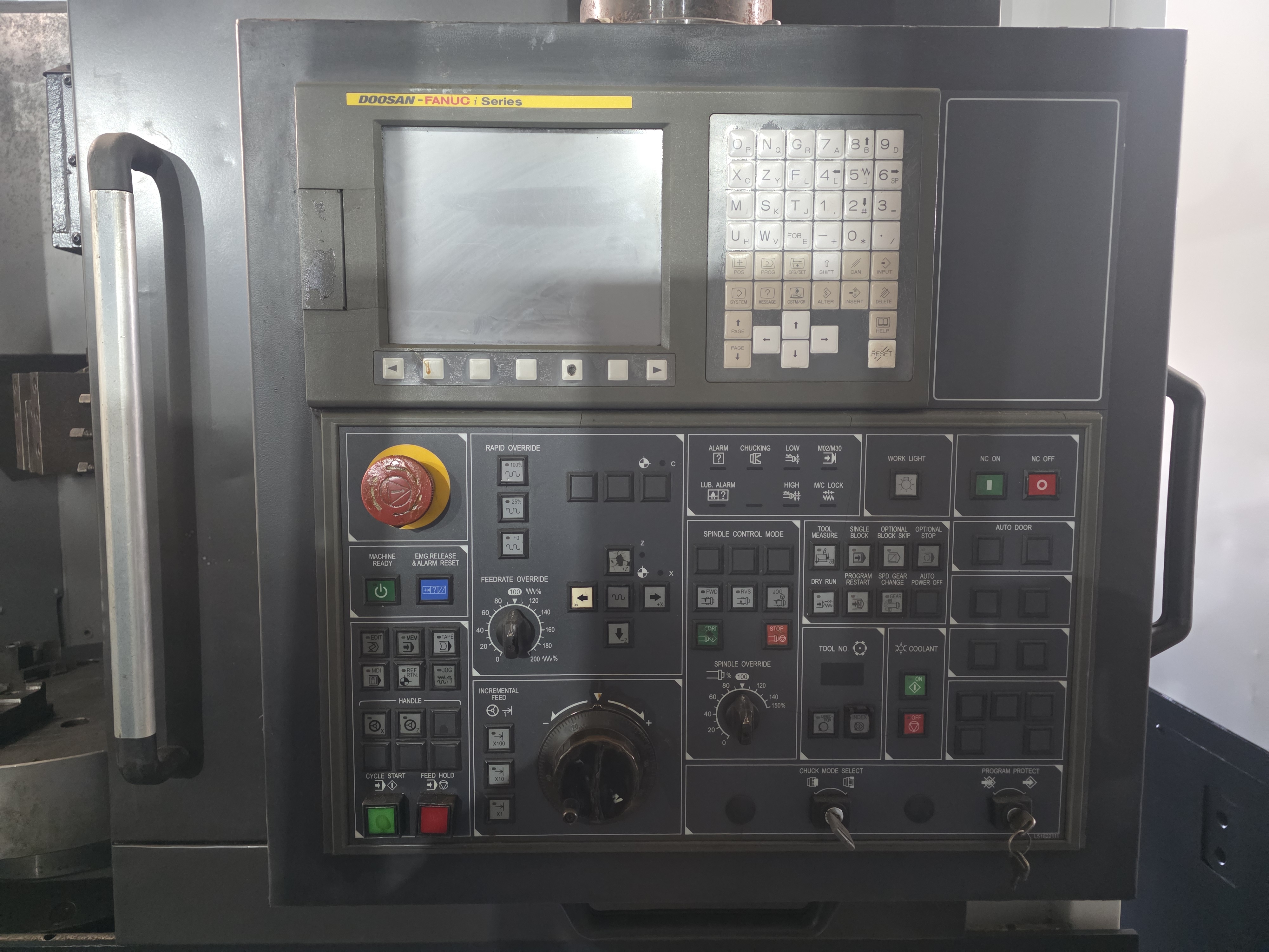 두산15인치 CNC수직선반 PUMA V-550 (2010년식)