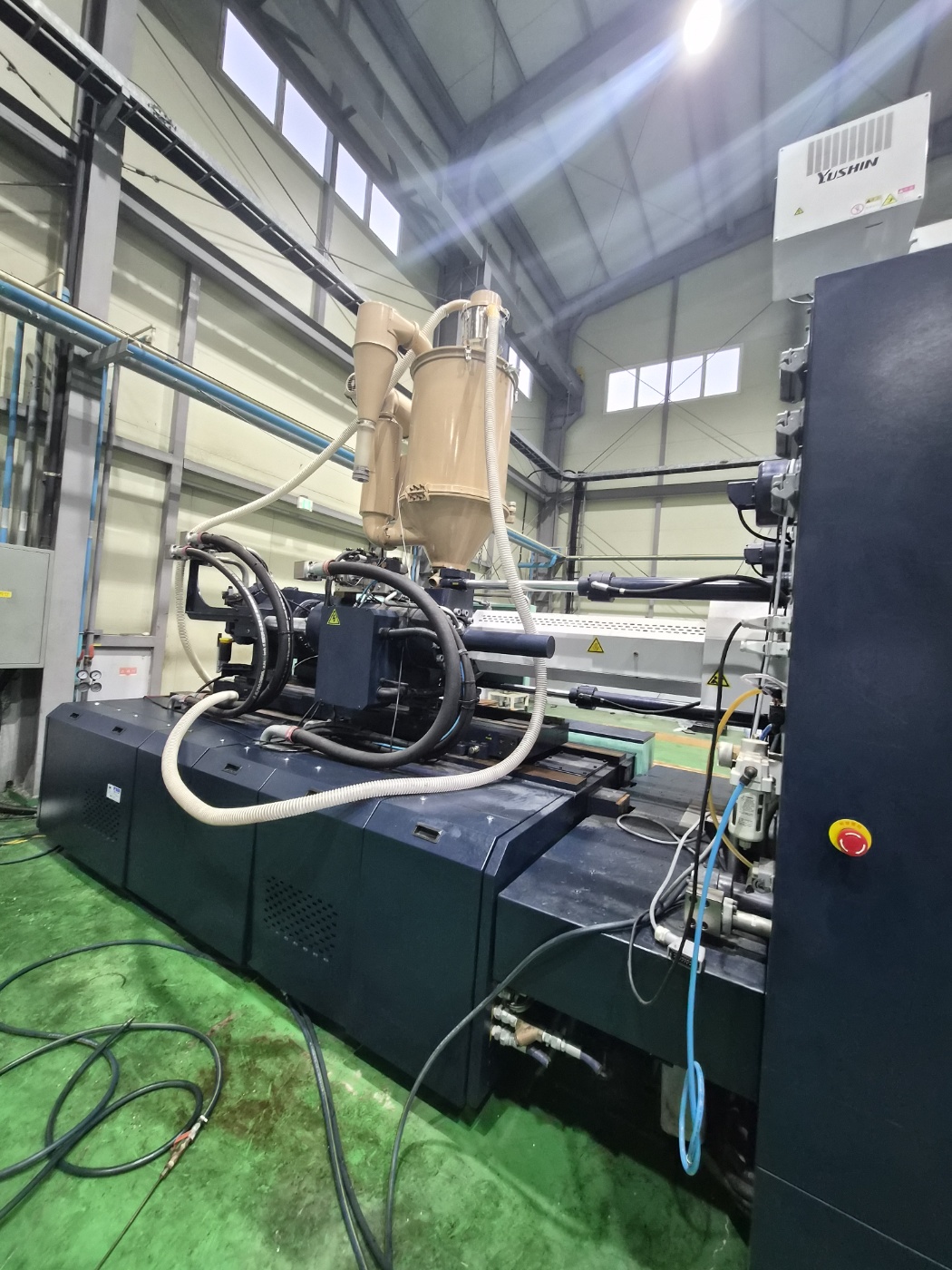 우진사출기 650톤  DL650A5 하이브리드 타입 (2020년 3월)  현장판매합니다.