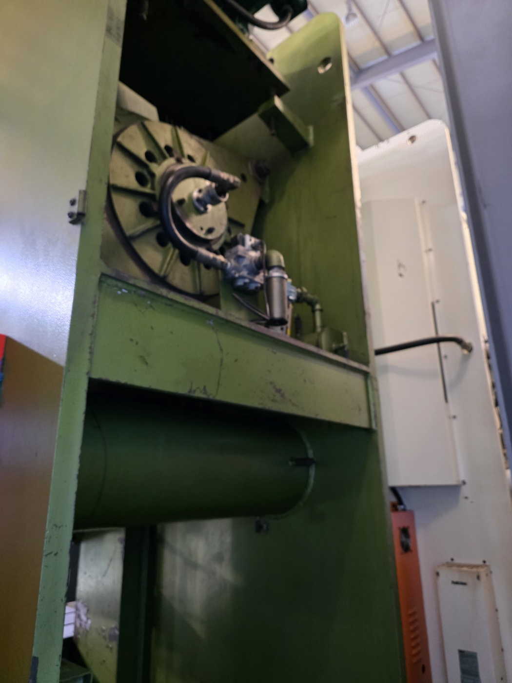 국일프레스 200톤-다이쿠션 有 (2010년 6월)