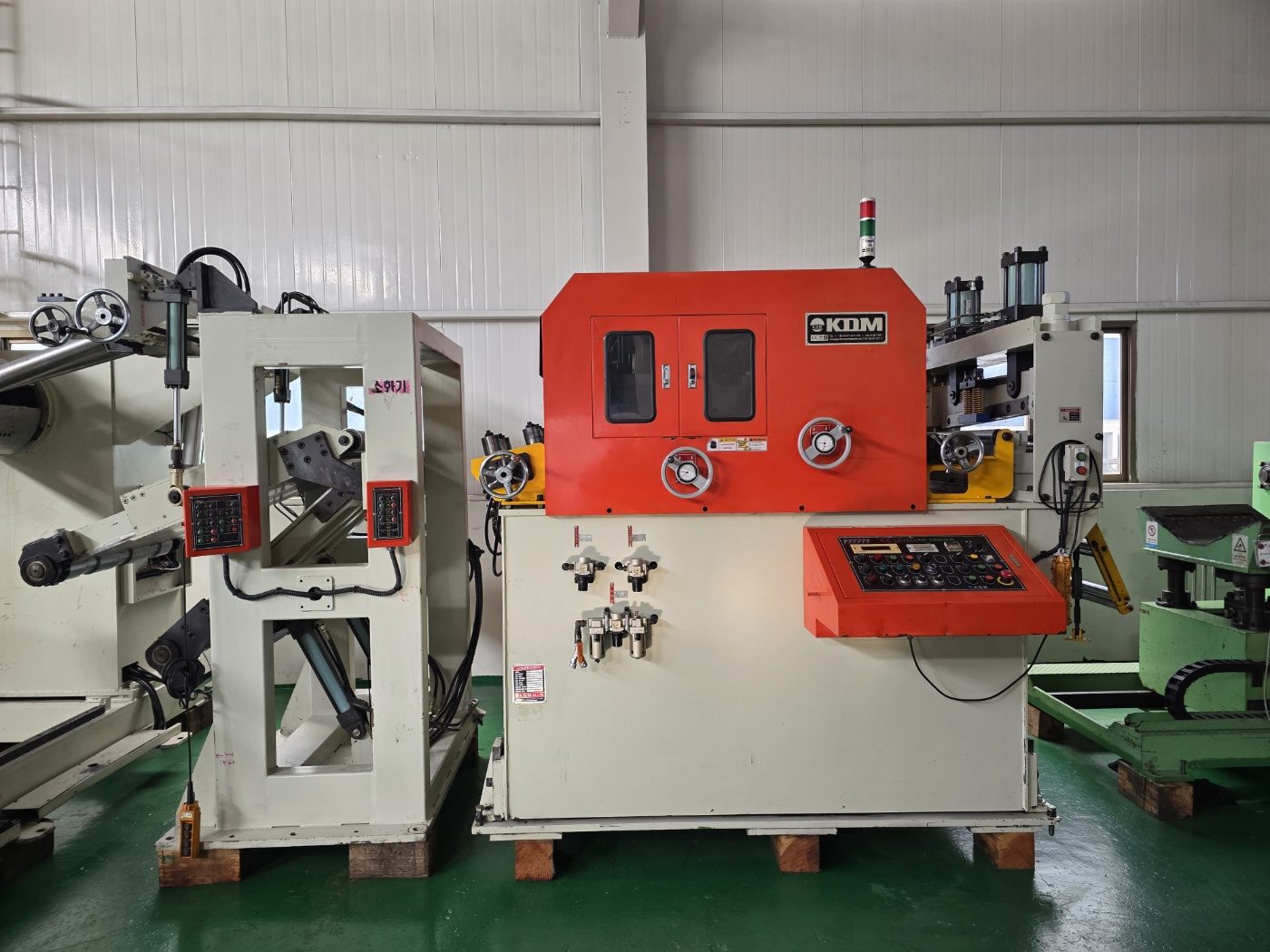 케이디엠(KDM) NC레벨러피더 6T-800, 코일카,샤링기포함 (2011년 6월)