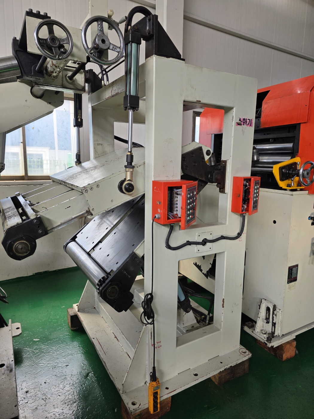 케이디엠(KDM) NC레벨러피더 6T-800, 코일카,샤링기포함 (2011년 6월)