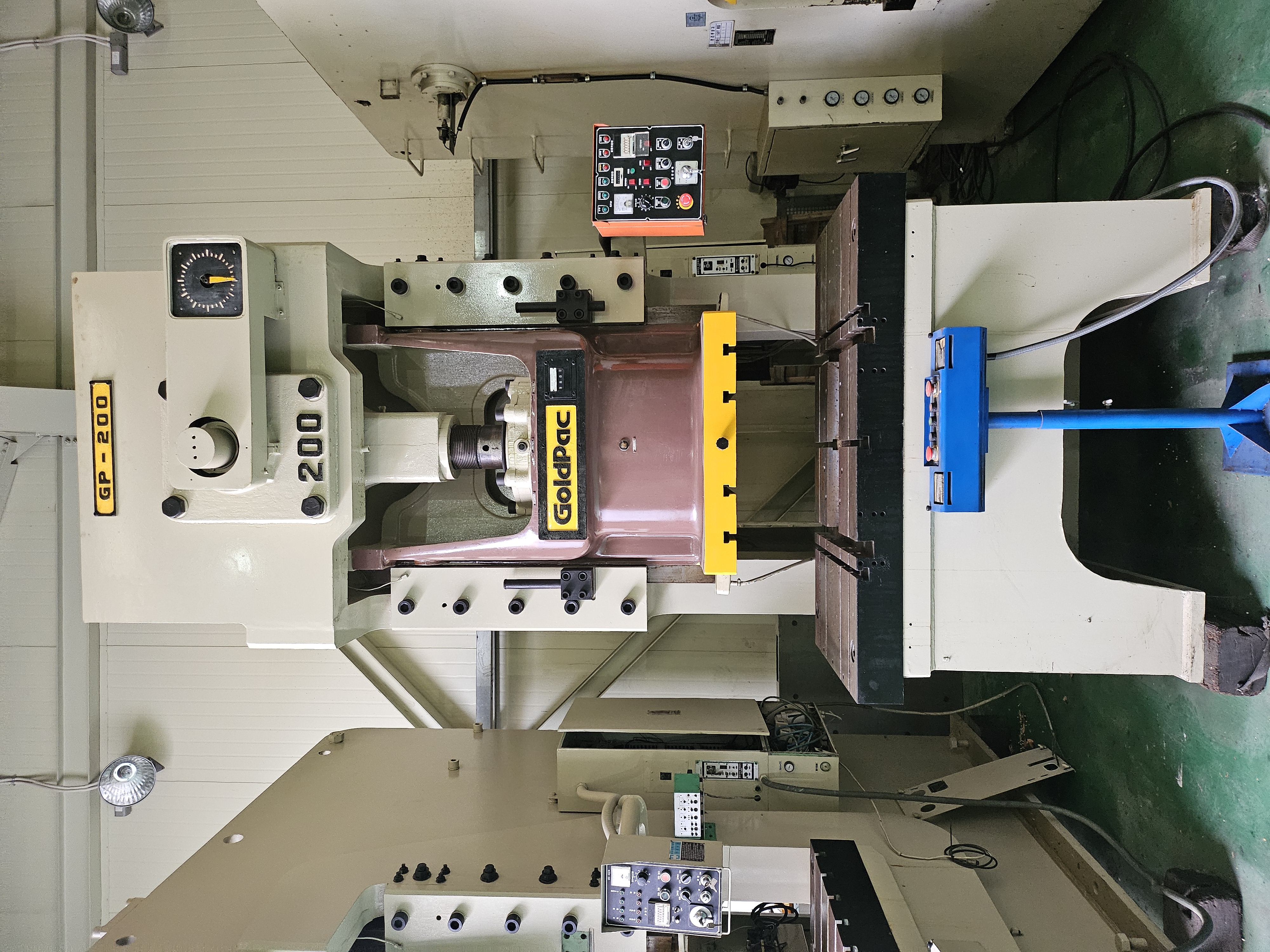 금성 프레스 200톤 GP-200H (1992.06)