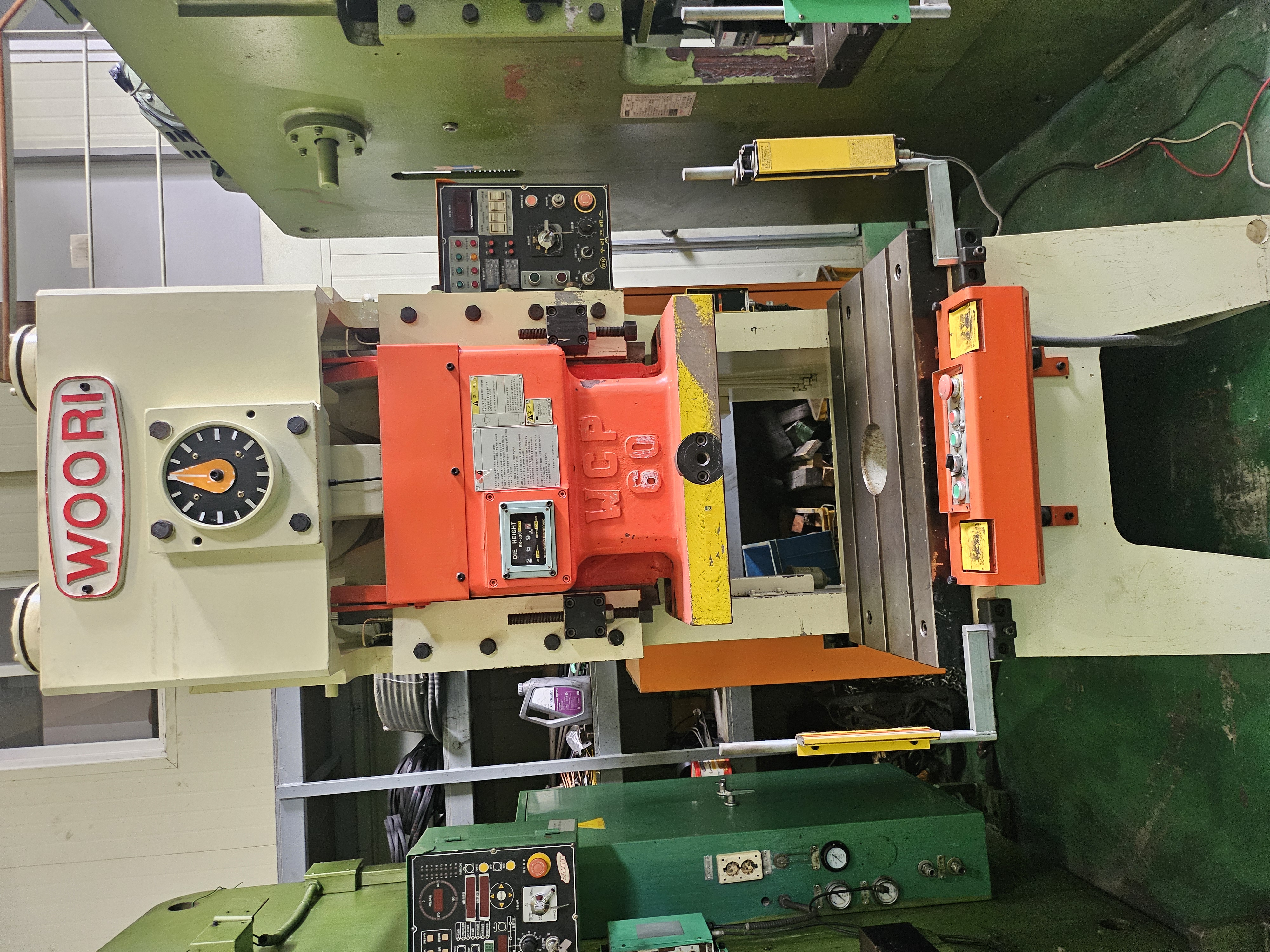 우리 프레스 60톤(2009년 11월)