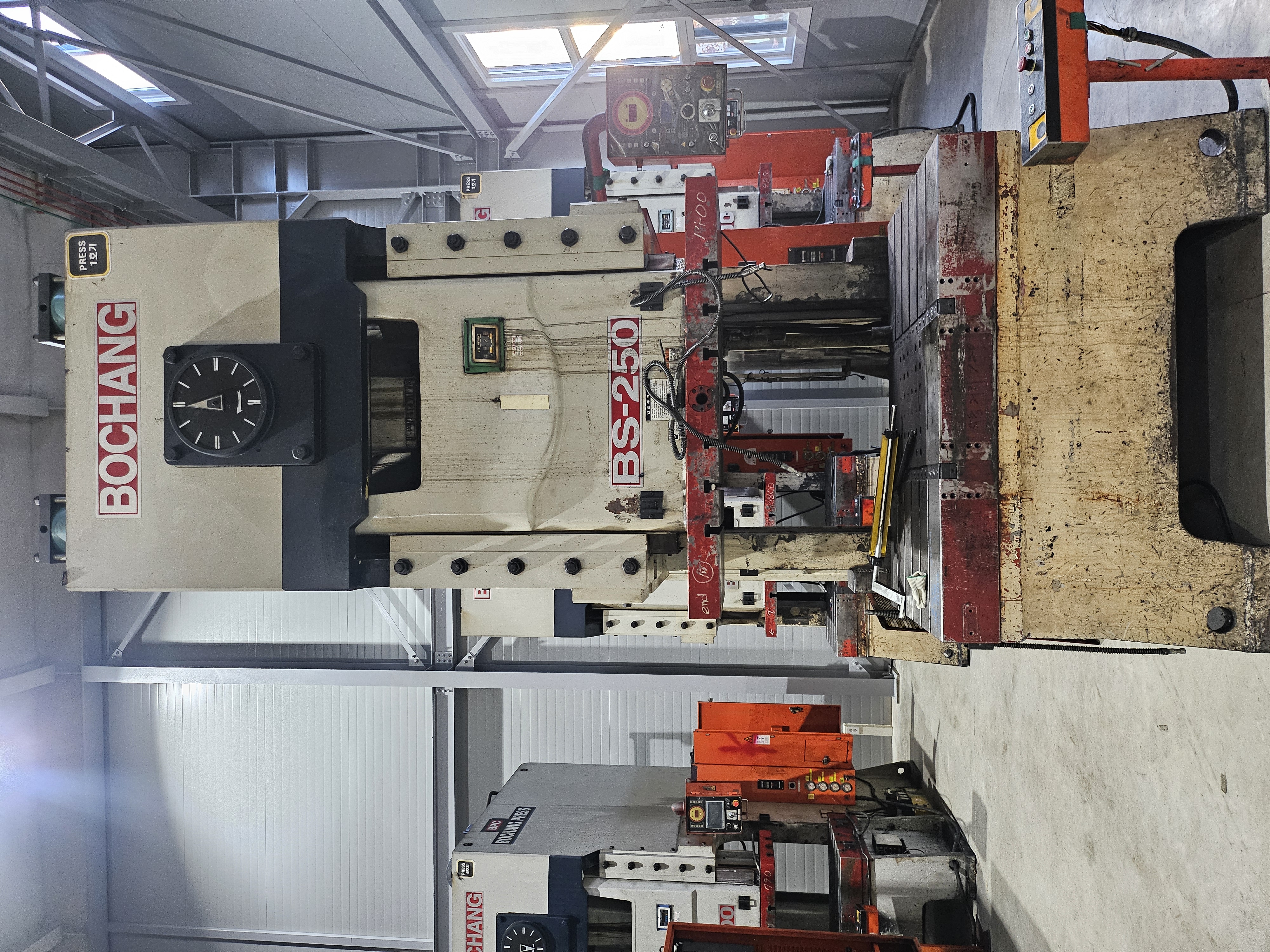 보창 프레스 250톤 ( 2011년식 / 2019년식 / 2022년식)