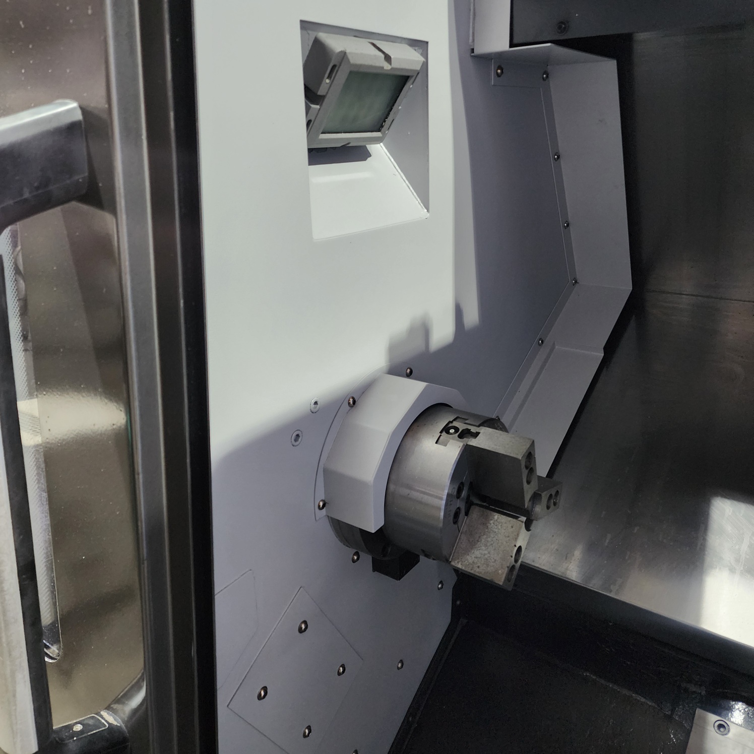 두산6인치 CNC선반 LYNX-220A(2015년) 1대