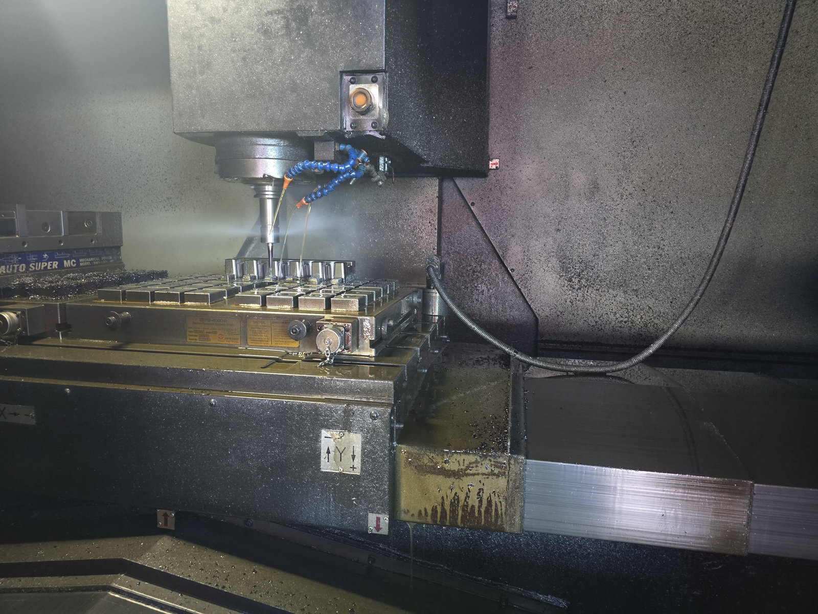 두산 머시닝센타 DNM650, 두산 머시닝센터 DNM650, 두산인프라코어 머시닝 DNM650, 두산머시닝센타DNM650, 두산머시닝센터DNM650