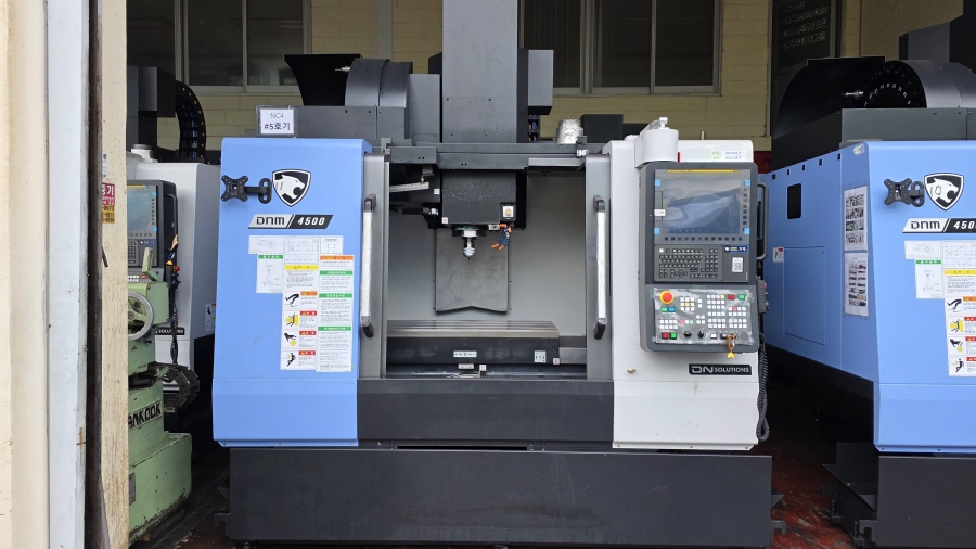 디엔솔루션즈 머시닝센터(4호) DNM4500