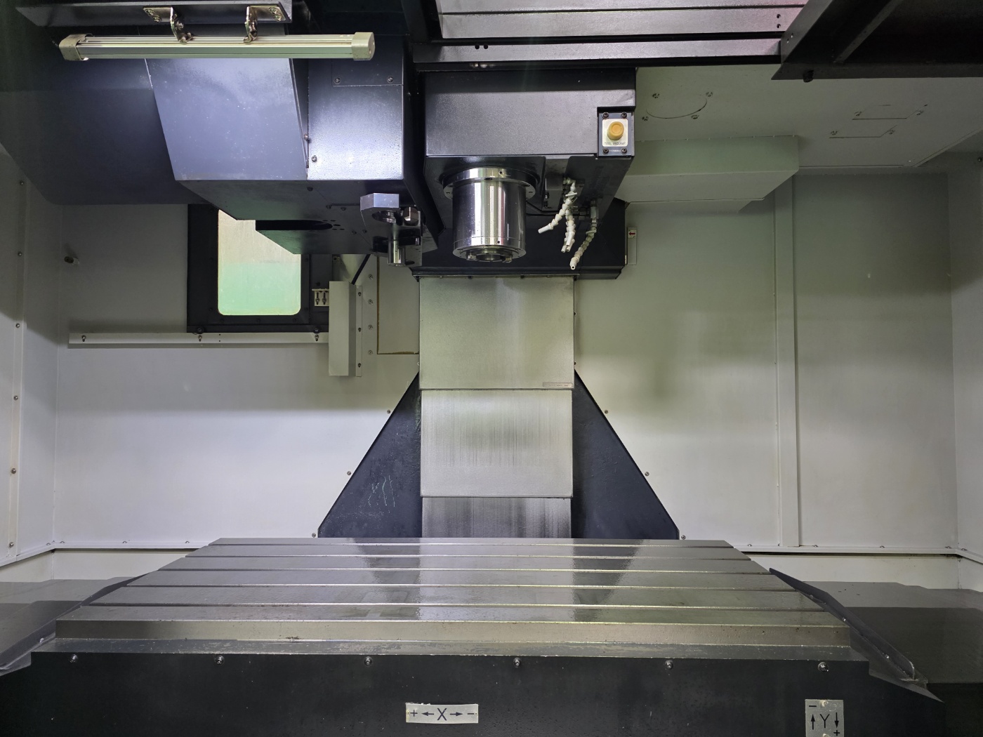 두산 머시닝센터  MYNX6500/50  8000RPM (2017년 5월)