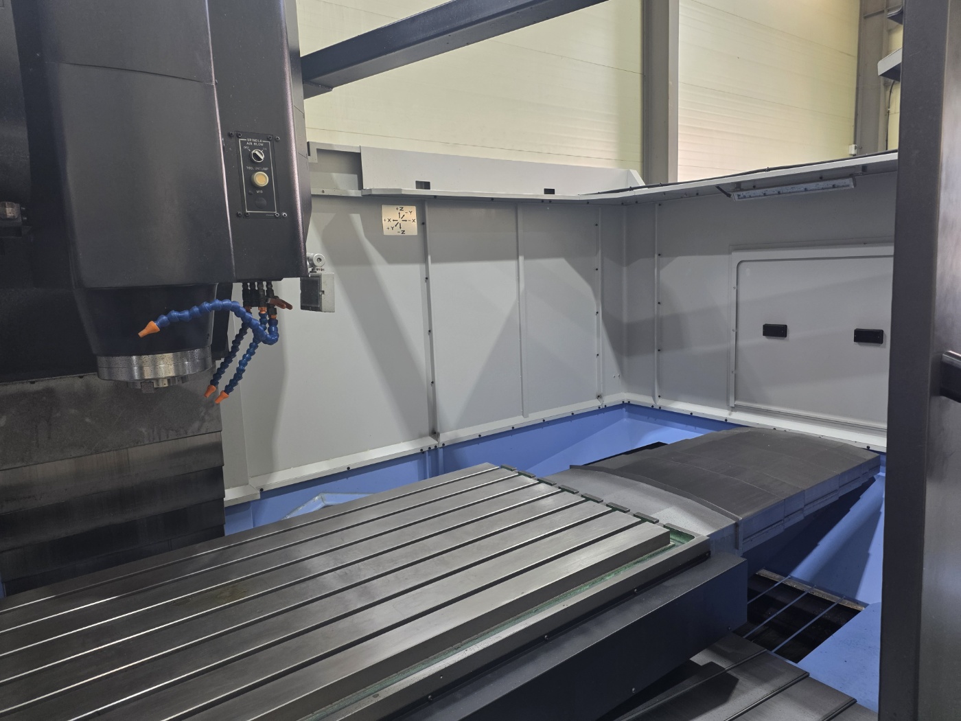 두산 머시닝센터  VM-960L 풀커버 8000RPM (2025년 2월) 현장판매합니다.