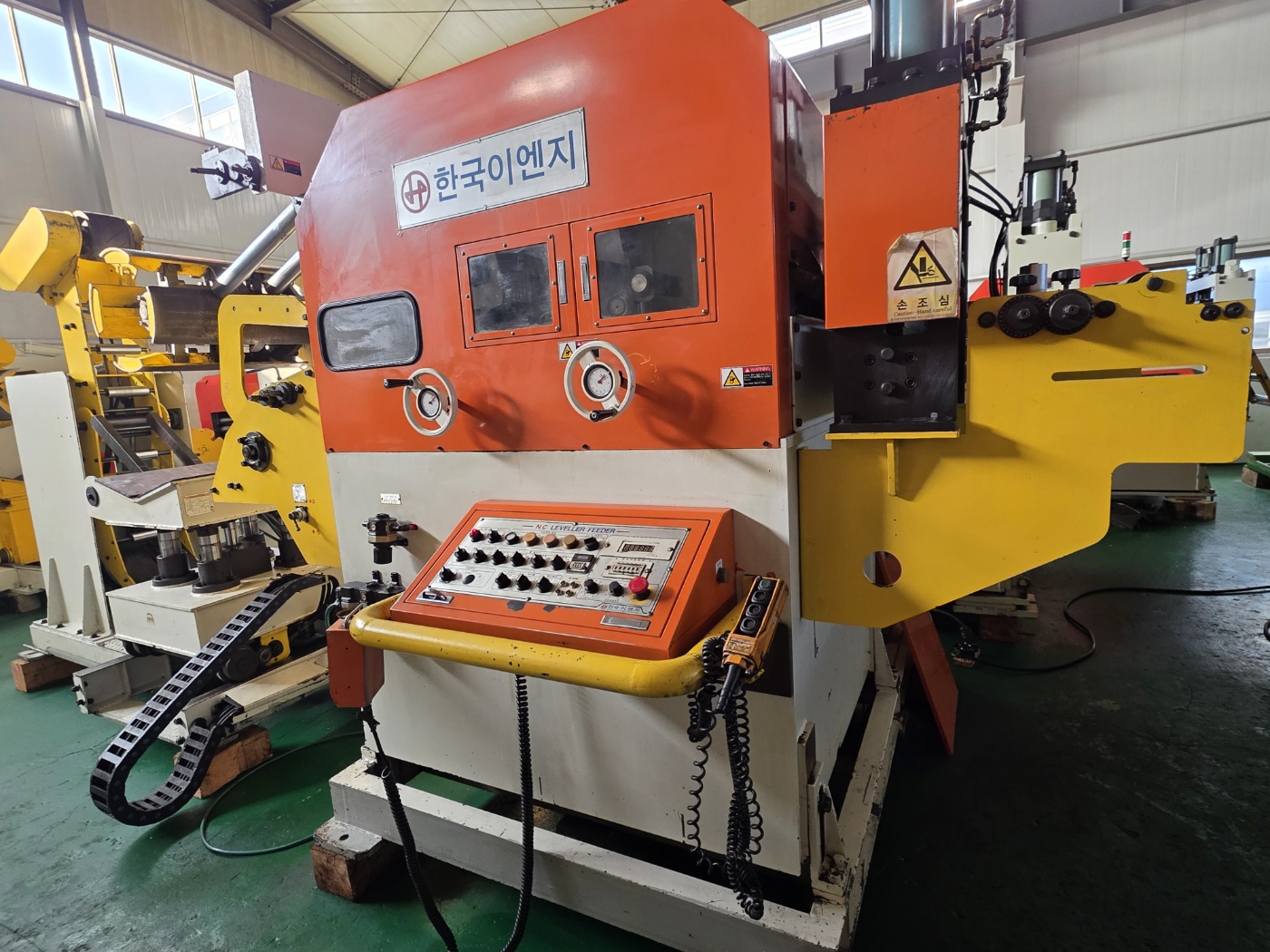 한국이엔지  NC레벨러피더 6T-700, 코일카,샤링기포함 (2008년 10월)