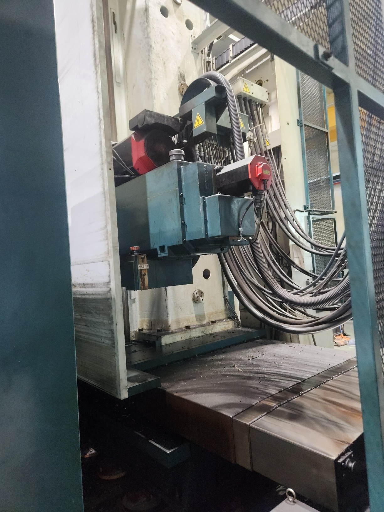 구라키 (KURAKI)  테이블보링기 130파이  KBT-13EB.A  (2017년 2월)