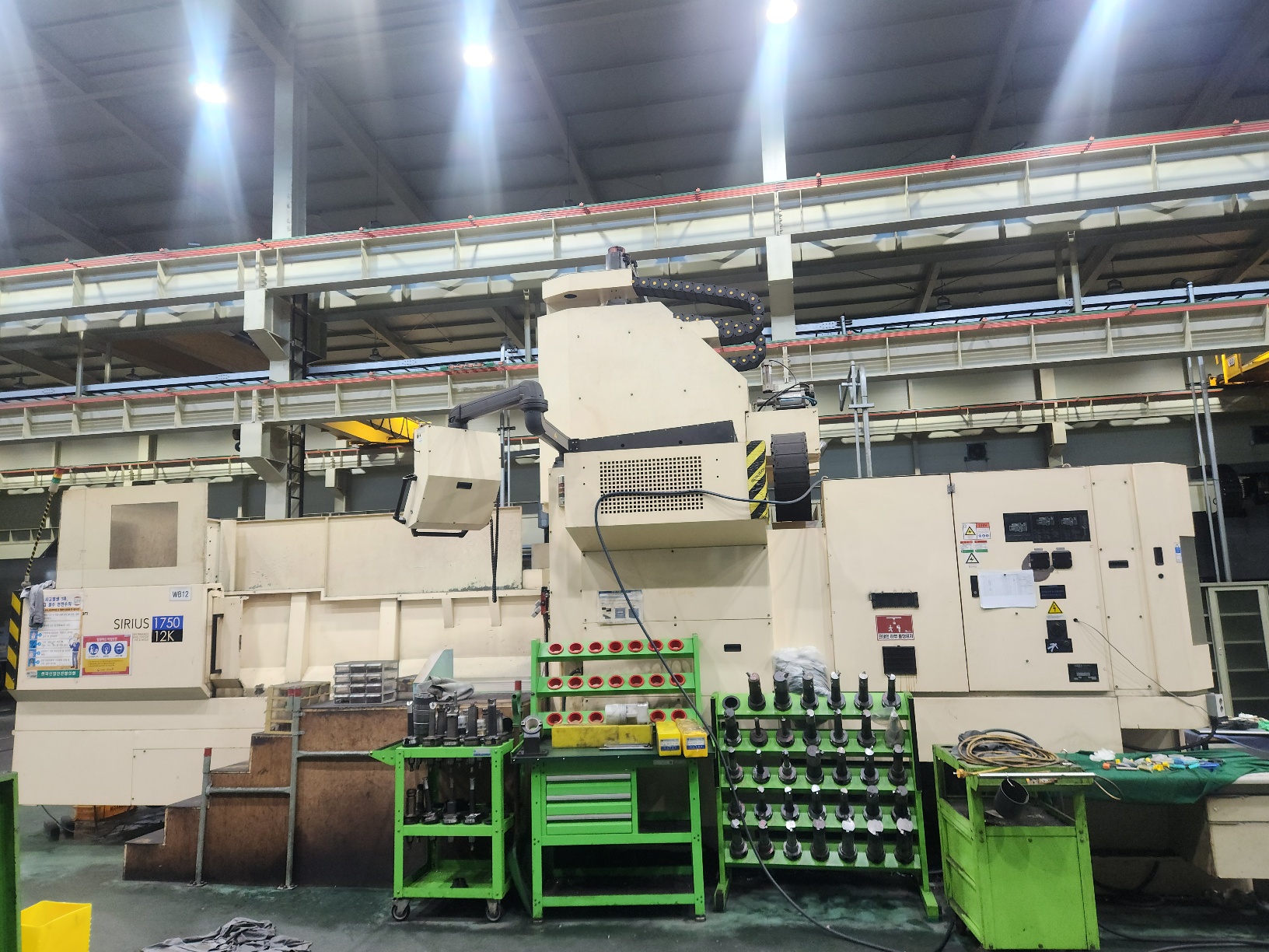 화천 문형머시닝센터  SIRIUS-1750 12000RPM (2013년 12월)