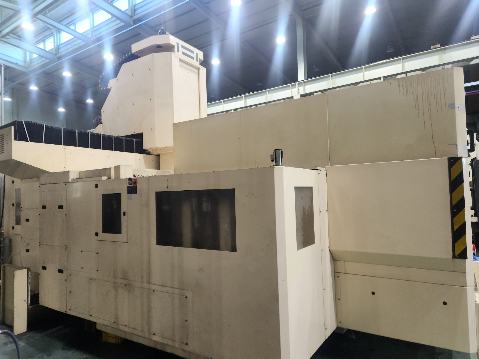 화천 문형머시닝센터  SIRIUS-1750 12000RPM (2013년 12월)