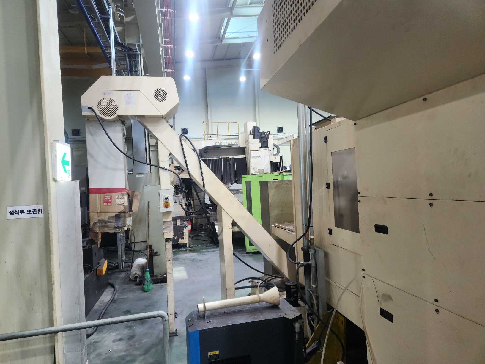 화천 문형머시닝센터  SIRIUS-1750 12000RPM (2013년 12월)