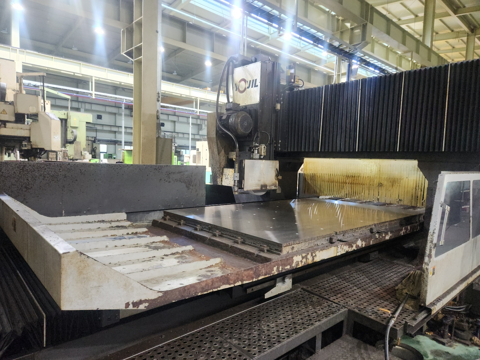 유일 평면연마기  문형타입 YGS-3018SCYZ  (2017년 9월)