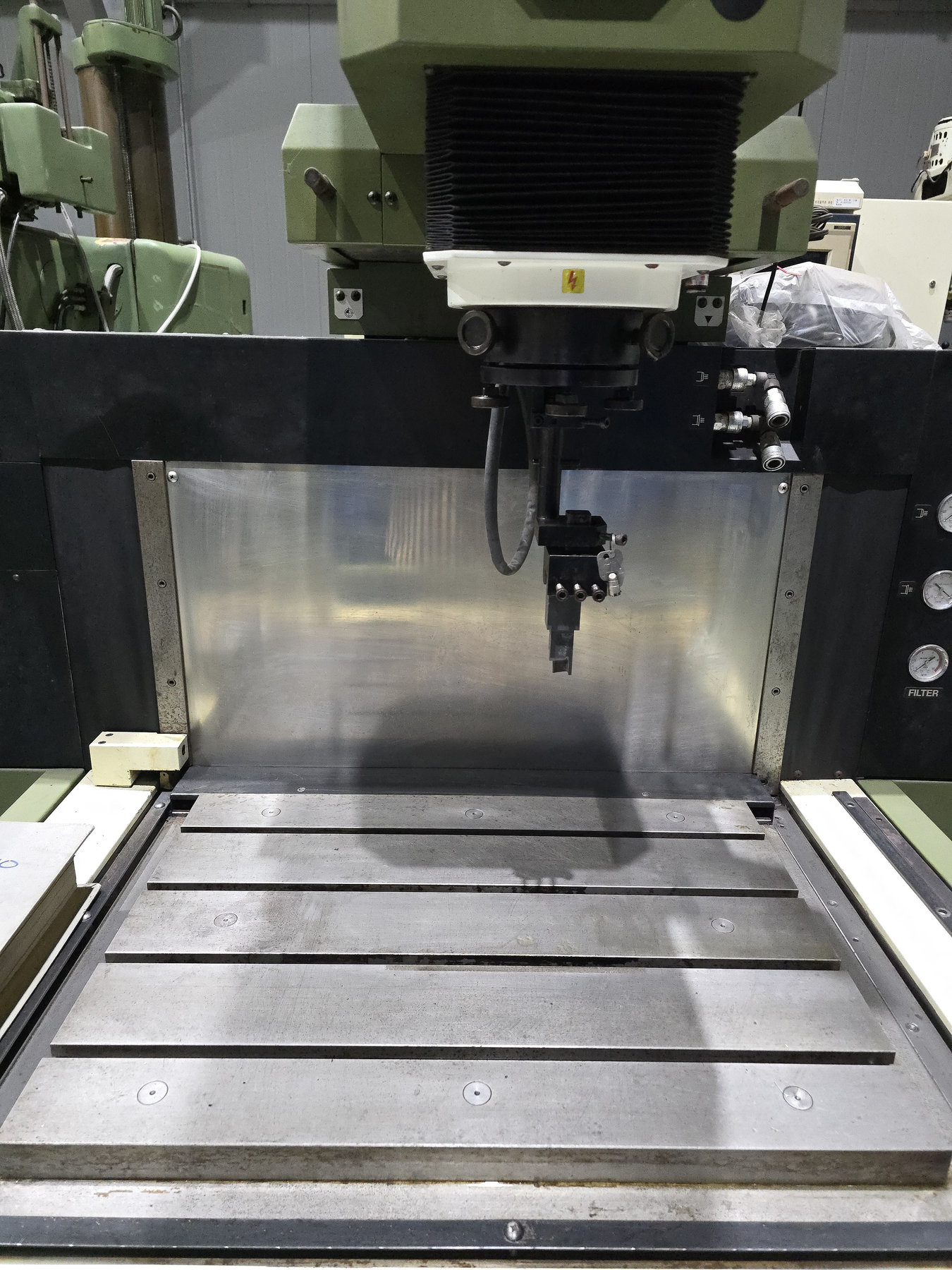 마키노 방전기 EDNC43, 마키노 방전가공기 EDNC43, 마키노방전기EDNC43, 마키노방전가공기EDNC43