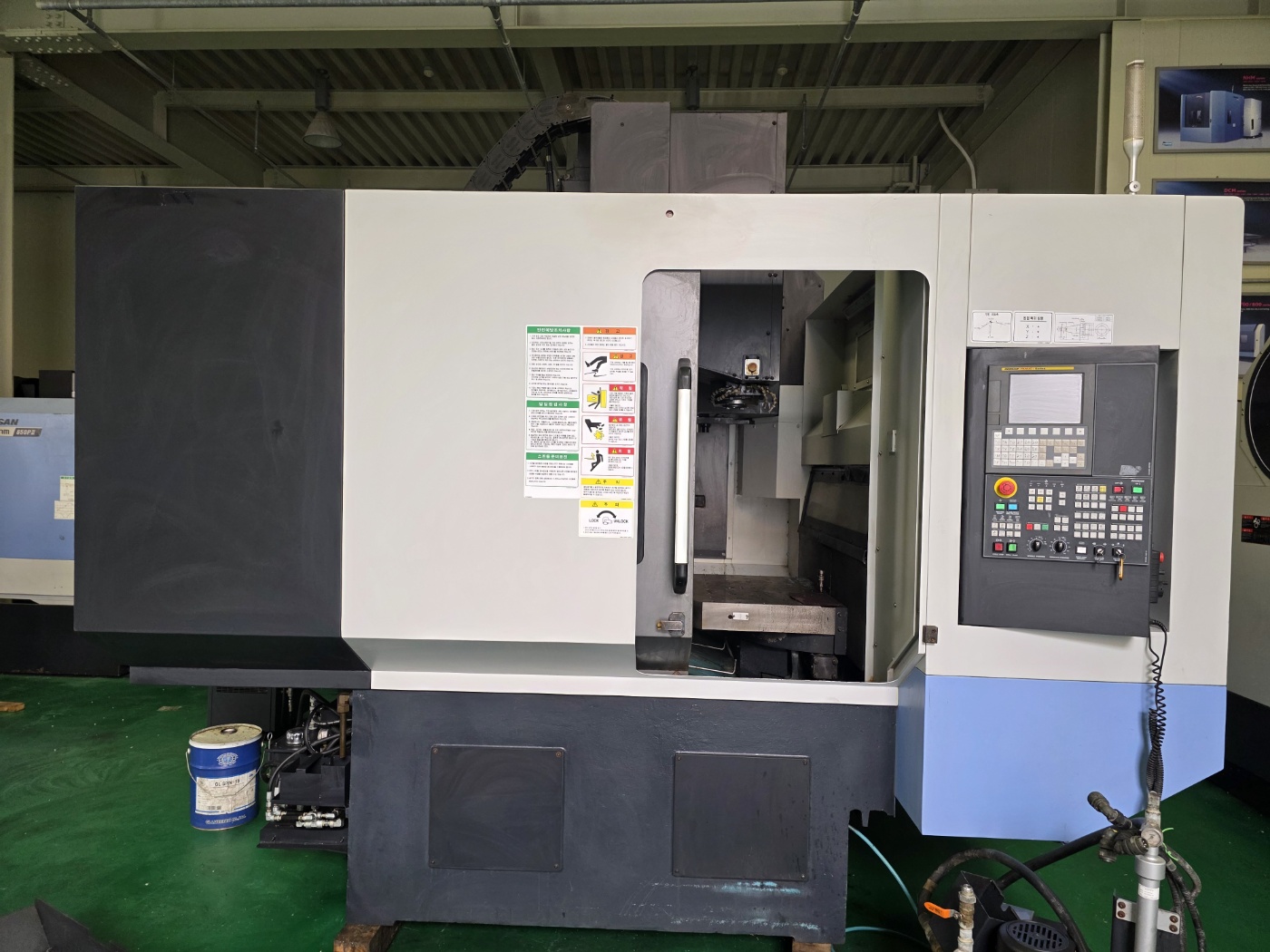 두산 2파레트 머시닝센터  VC510  주축관통  (2017년 8월)