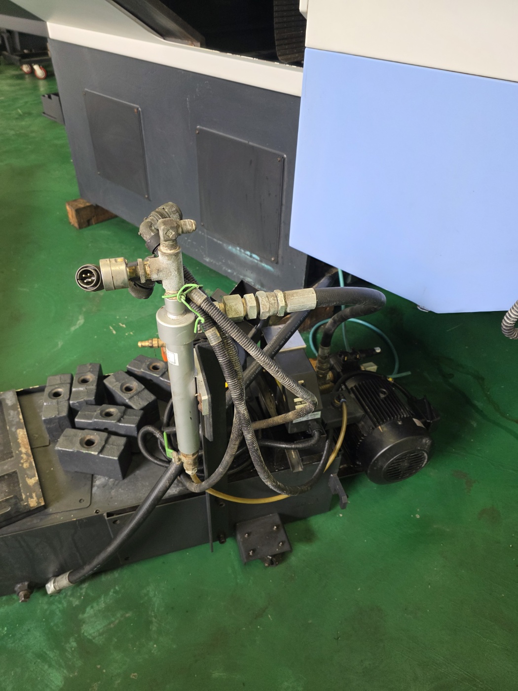 두산 2파레트 머시닝센터  VC510  주축관통  (2017년 8월)