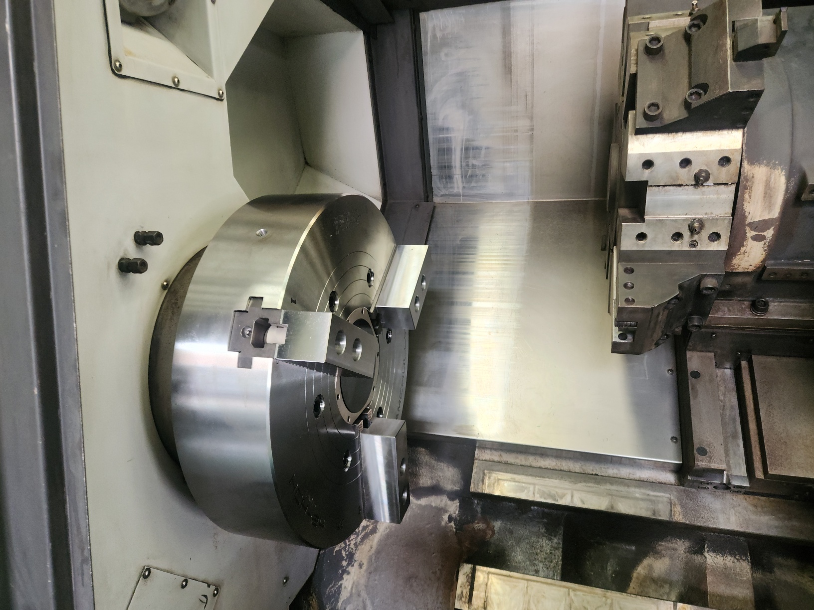 두산 CNC선반  PUMA-480  24인치  (2010년 7월)