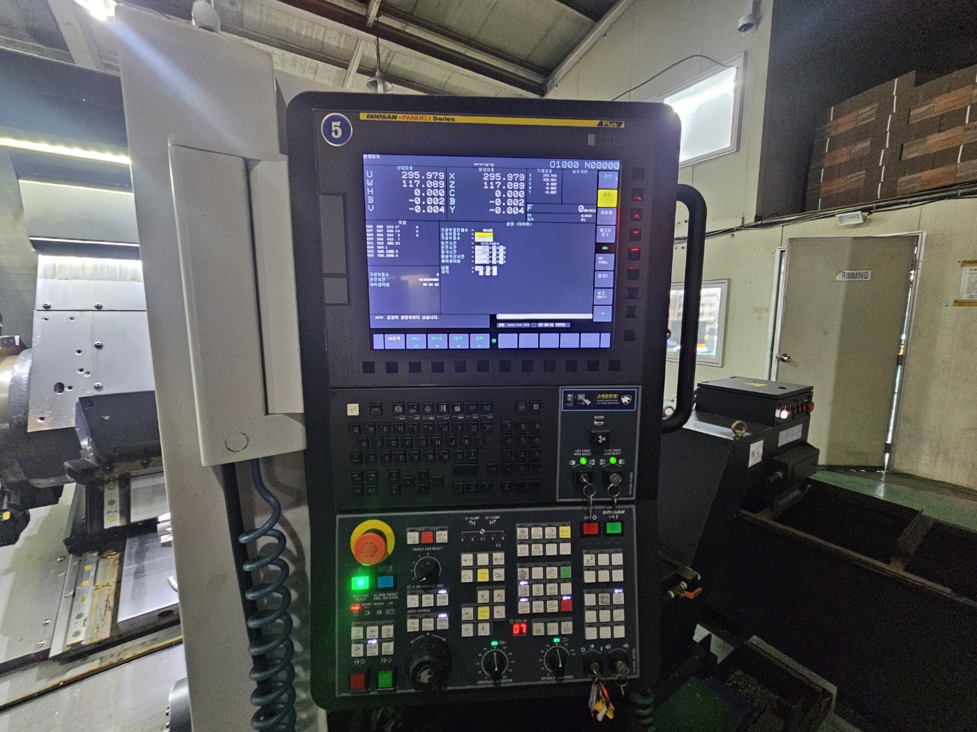 두산 CNC선반  PUMA2100MS (2022년 1월)  메인척 8인치,서브스핀들,  턴밀