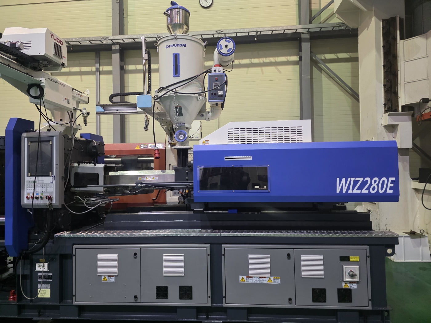 LS엠트론 전동사출기 280톤 WIZ-280E (2022년 3월)