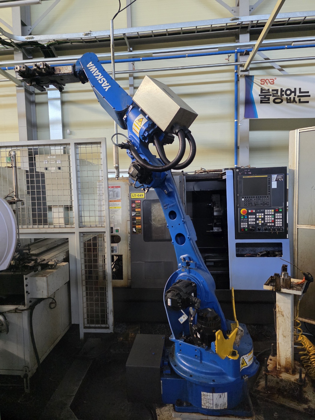 야스카와(YASKAWA) 핸들링 로봇   모델:MOTOMAN-GP25 ( 2019년 5식)