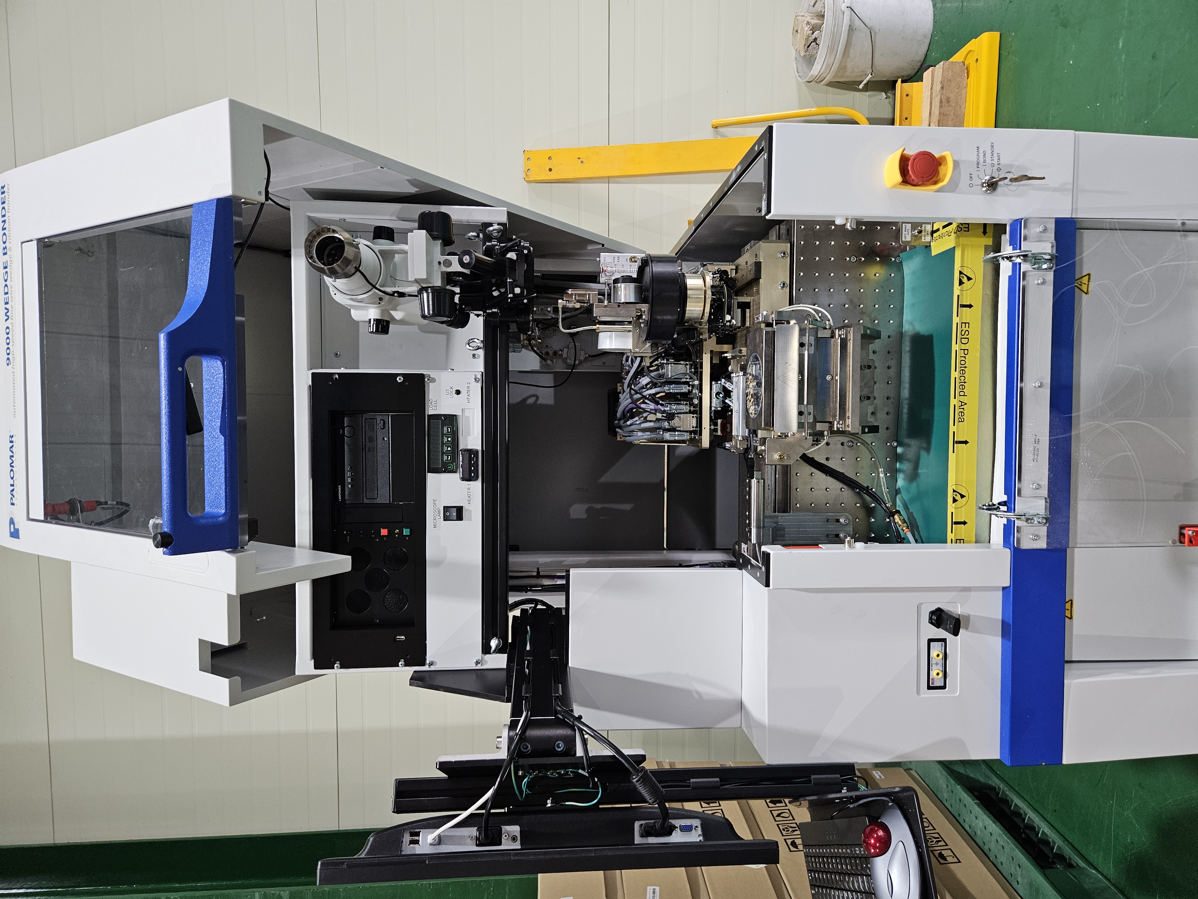9000 Wedge bonder
