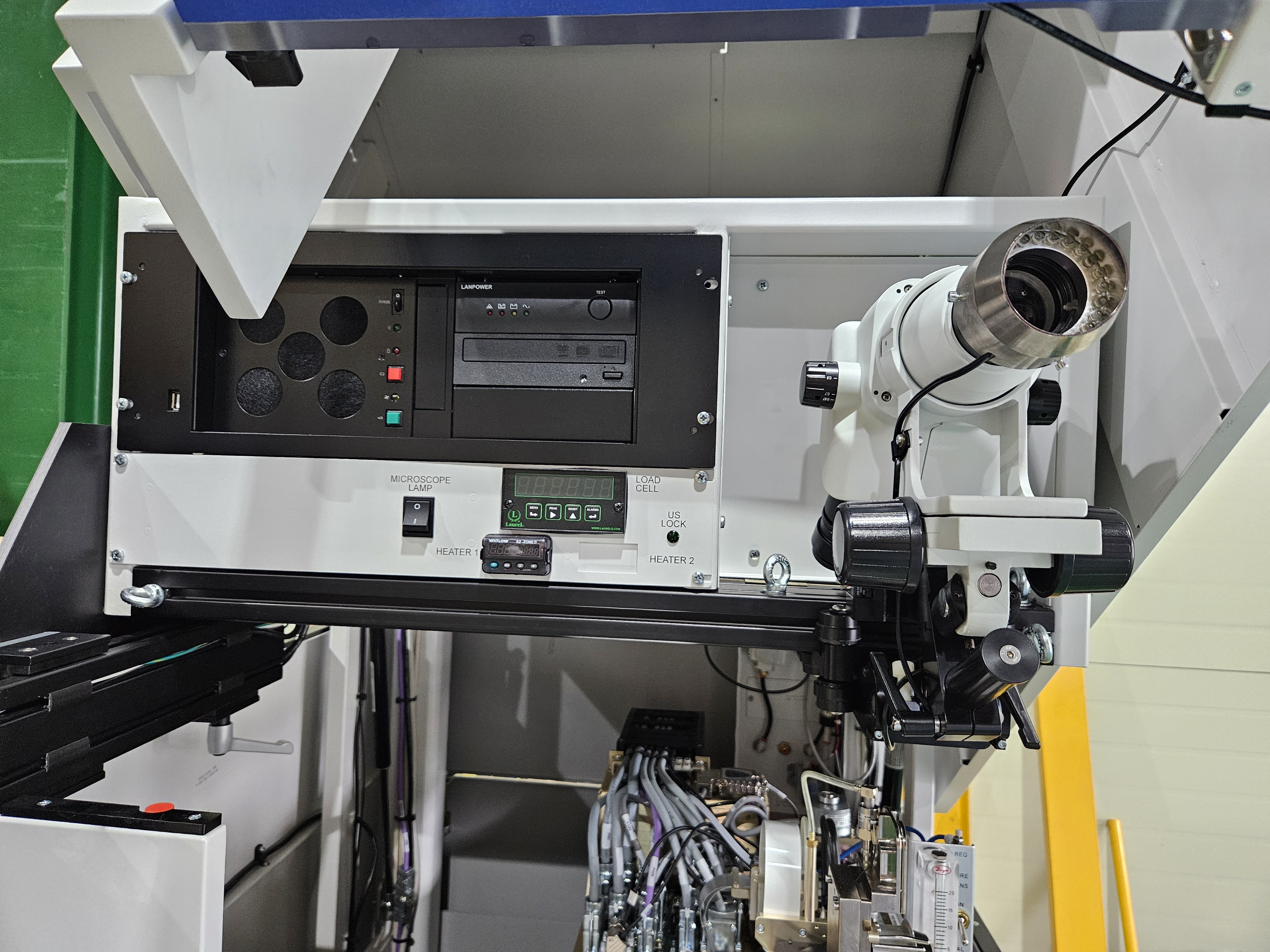 9000 Wedge bonder