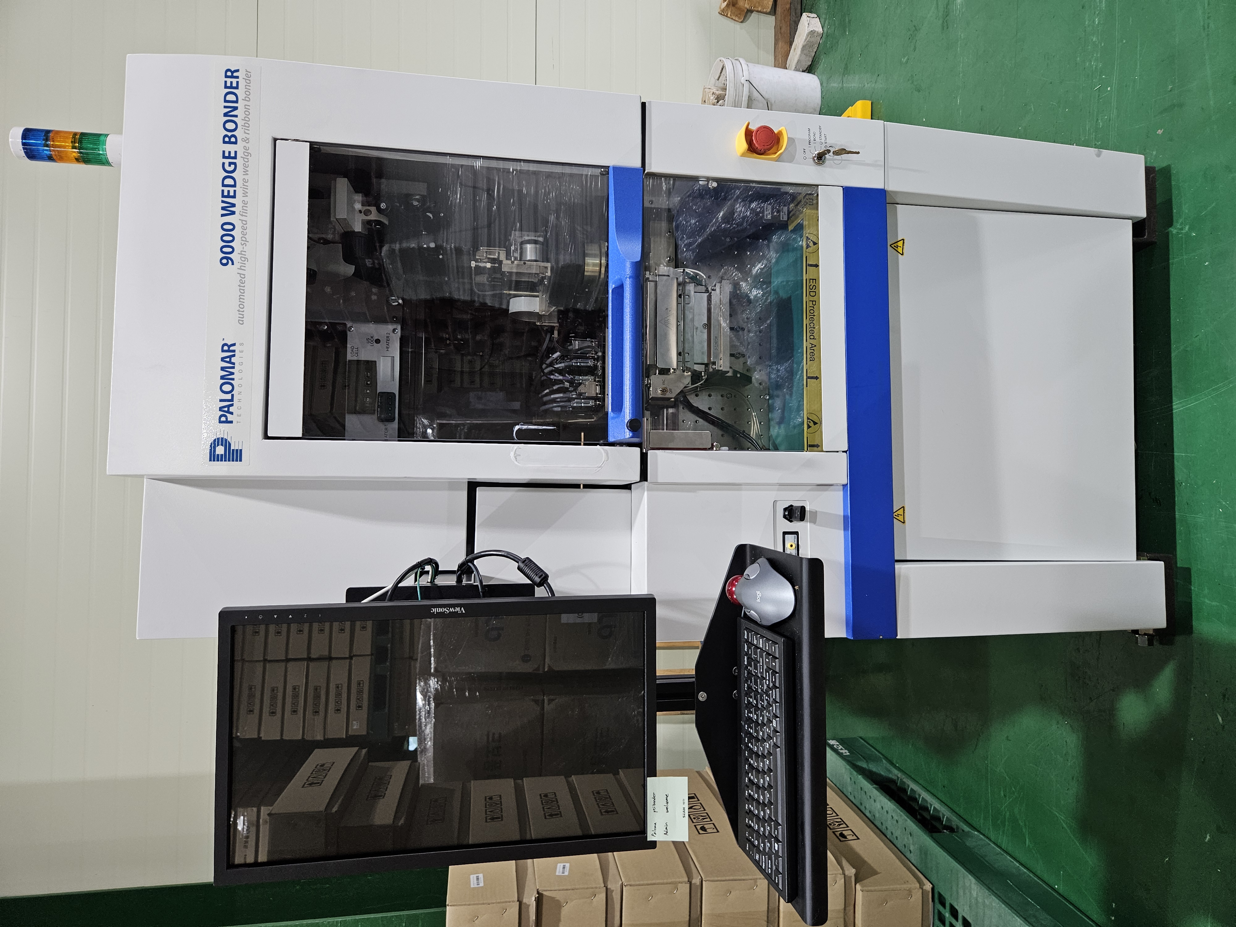 9000 Wedge bonder
